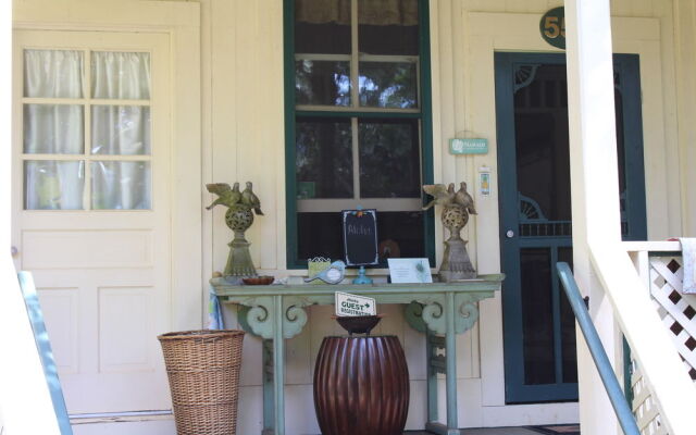 Haiku Plantation Inn Bed & Breakfast