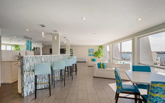 Inn on Destin Harbor, an Ascend Collection Hotel