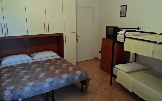 Il Volto Del Lago Rooms and Apartments