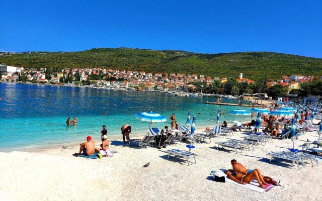 Holiday Home Sea Beach Dvorska 37