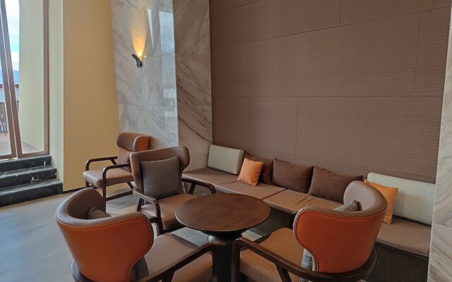 JOVE MOUNTAIN UrCove Nyingchi Hotel