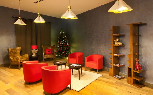 Magna Pivot Hotel - Boutique Class