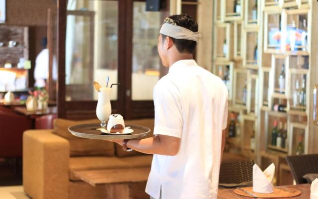 Kupu Kupu Jimbaran Beach Club & Spa by Loccitane