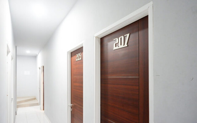 RedDoorz @ Jalan Adiyaksa Panakkukang