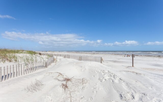 Ocean & Racquet 3/4 by VTrips