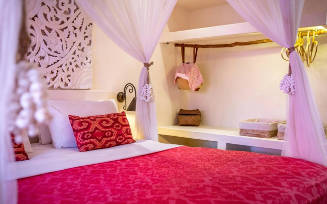 PinkCoco Uluwatu - Constant Surprises & for Cool Adults Only