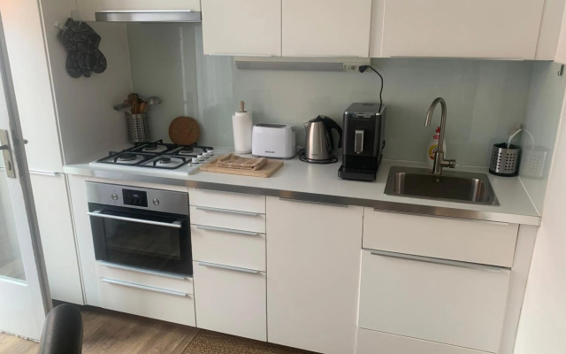 Anenska by Charles Bridge 2