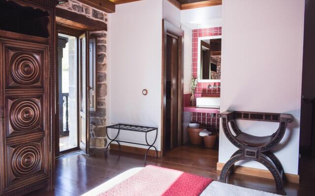 Casona Del Castaniu