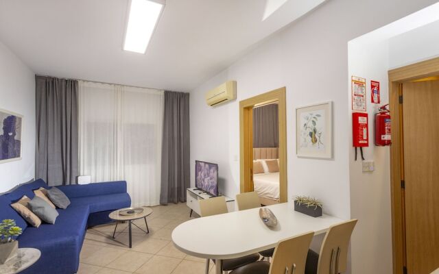 Palm Beach Sea View Apartment