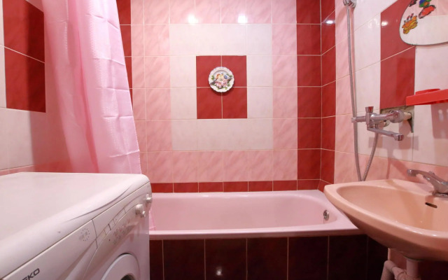 Апартаменты на улице Побежимова 39