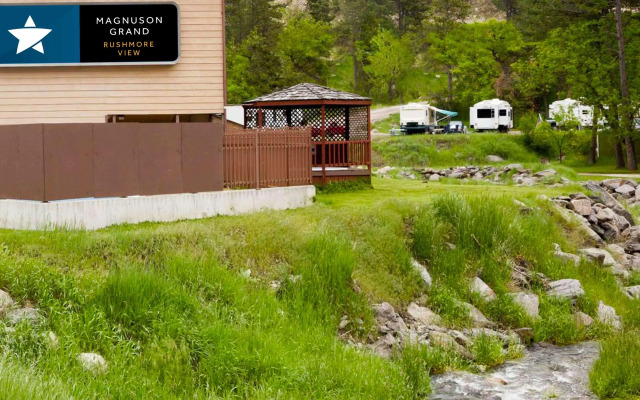 Magnuson Grand Rushmore View