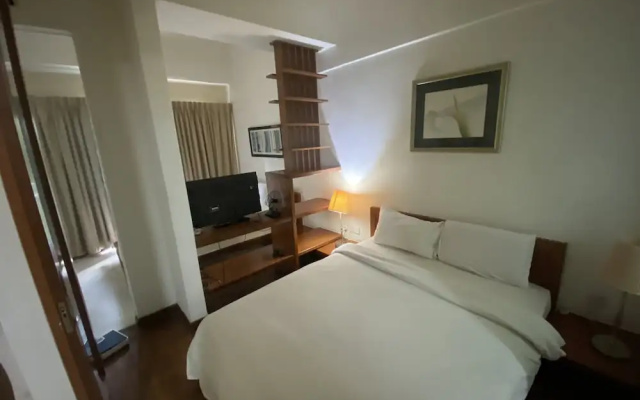 Peninsula Residents All Suite