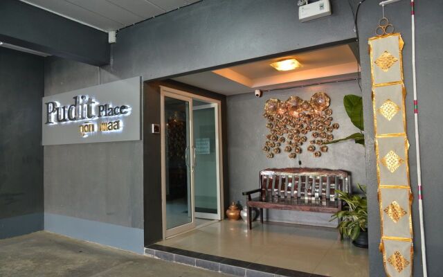 Pudit Place