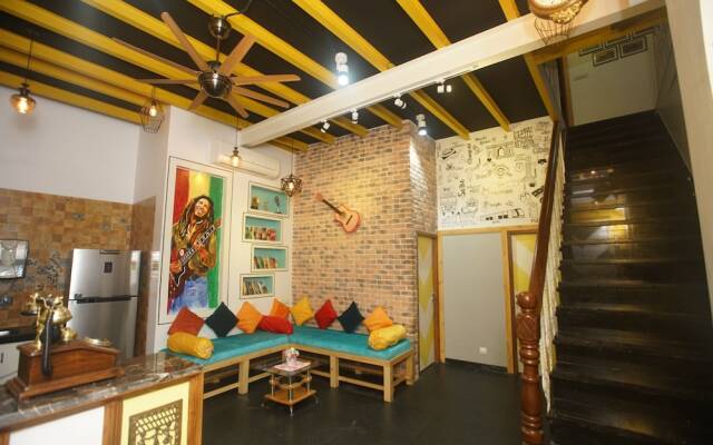 Mumbai Staytion Dorm - A Backpackers Hostel