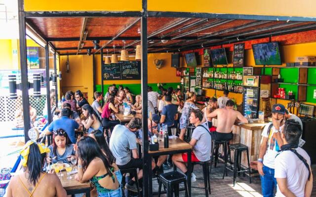 Wild Rover Hostel Huacachina