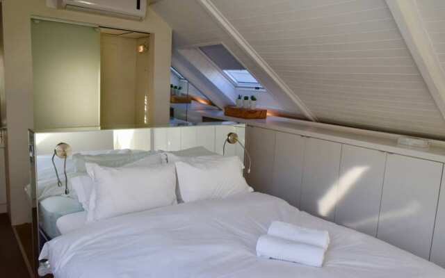 Modern 2 Bedroom Townhouse in Green Point