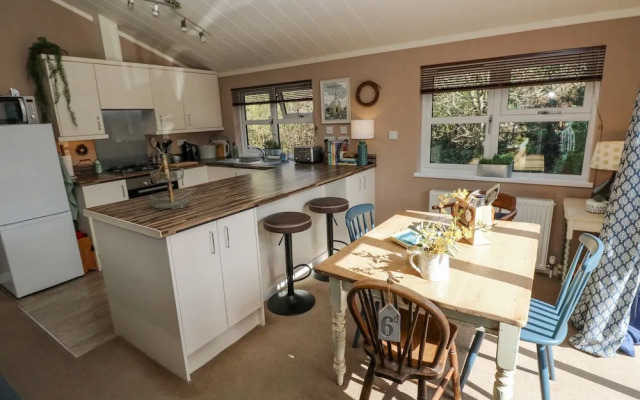 1 Hornbeam Lodge