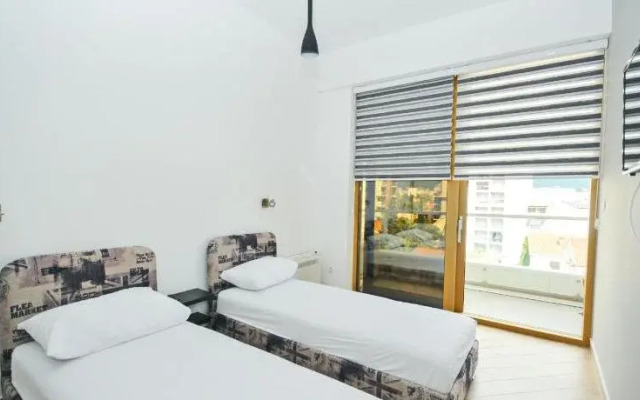 Sea Breeze Lux Apartments