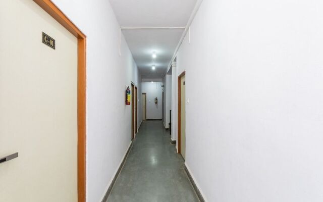 OYO 29881 Hotel Gajanan