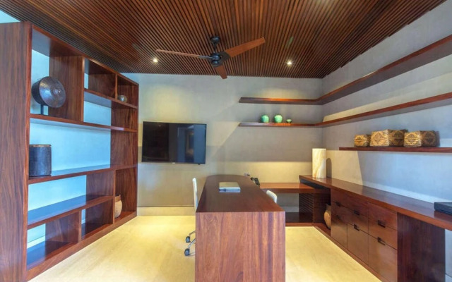 Sunny Vacation Villa 12