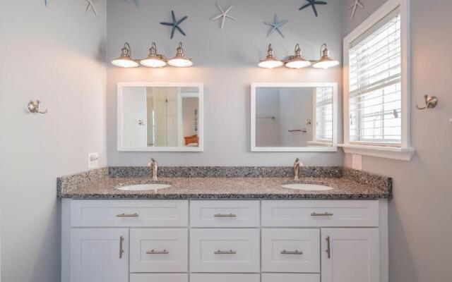 Sea Glass by Oak Island Accommodations