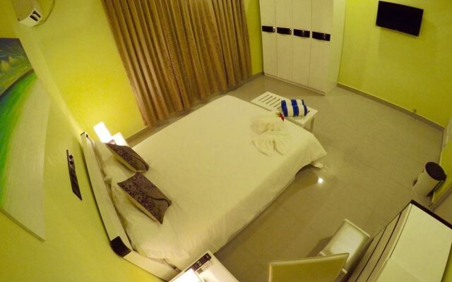 Ithaa Inn Kamadhoo Hotel