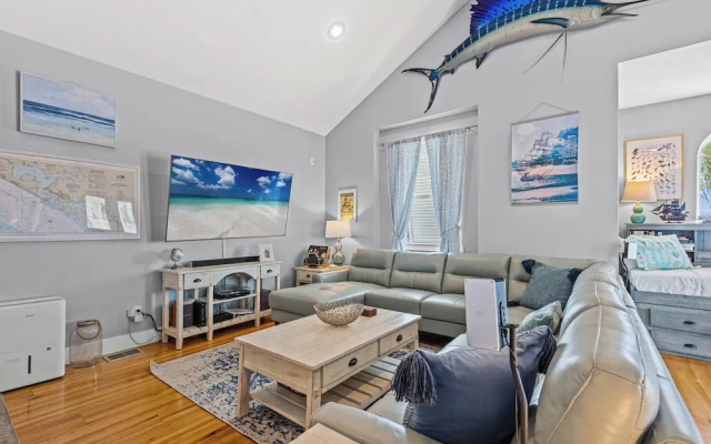 Seafoam Beautiful 3BR Home With Heated Private Pool - 4 Min Walk to Beach!