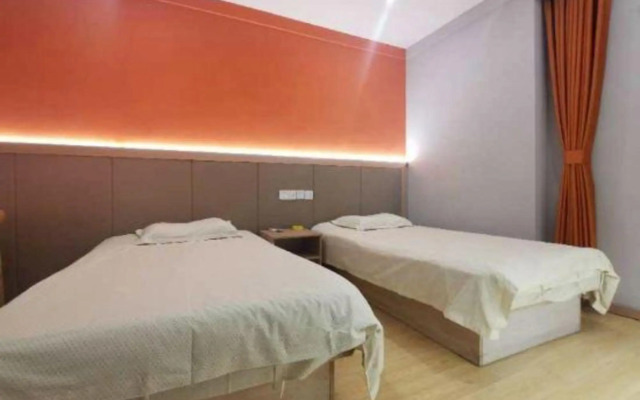 Home Inn Huayi Hotel (Wanda Plaza)