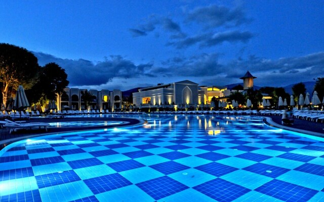 Selectum Family Resort Didim