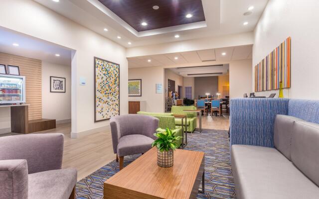 Holiday Inn Express & Suites Eau Claire North, an IHG Hotel