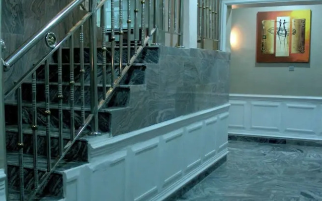 Queens Gate Hotel