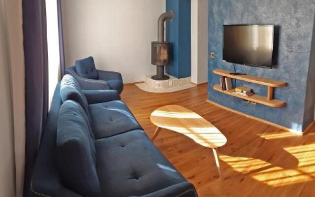 "Winter" Apartment