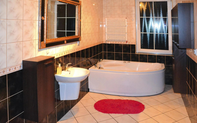 Holiday villa 470 sqm, garden 5000 sqm, Swiecianowo