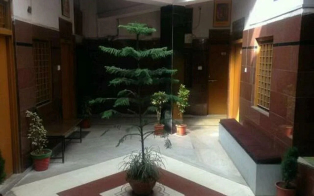 Hotel Radhika Palace