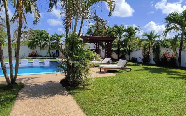 Natural Pool Villa Perfect for Families