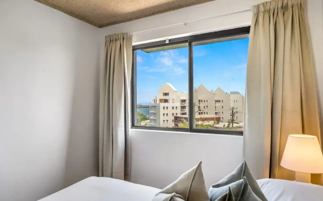 2-bed Near Beach With BBQ & Stunning Ocean Views