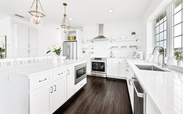 Anastasia Beach House by Vtrips