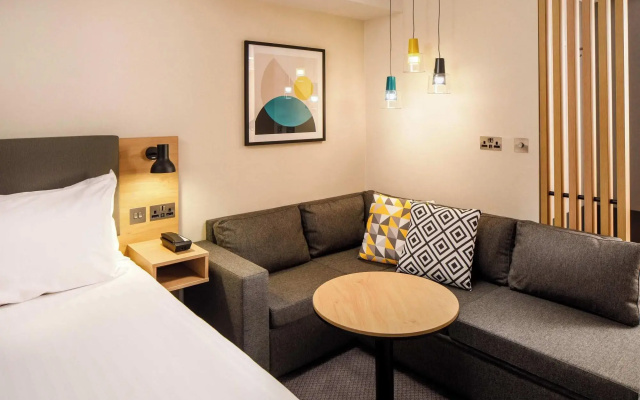 Holiday Inn Manchester Airport by IHG