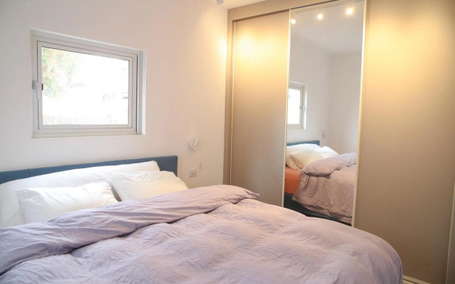 Bugrashov - charming, amazing & quiet 2 rooms