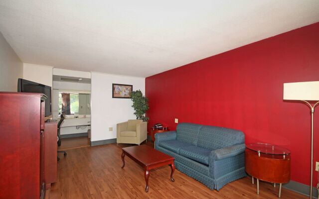 Americas Best Value Inn Pilot Mountain