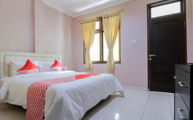 OYO 2456 Purnama House Kuta