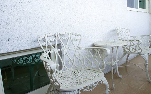 Z. H. Garden Hotel