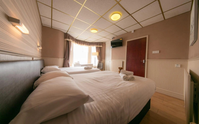 Lyndene Hotel