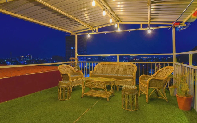 Sky Blu Hotel and Rooftop Restaurant