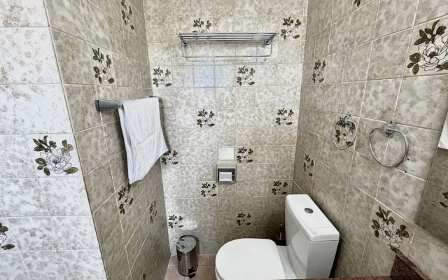 79 AN - Stay Nissi Chrysland Studio 215