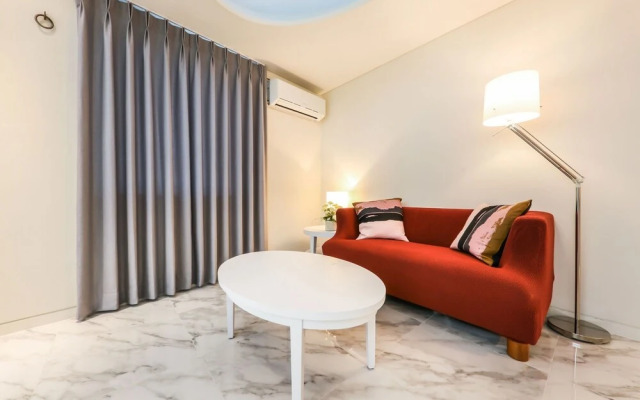 waltz hotel