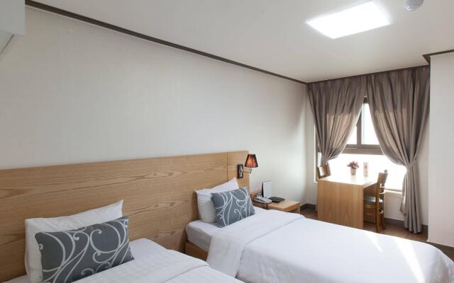 Benikea the M Hotel