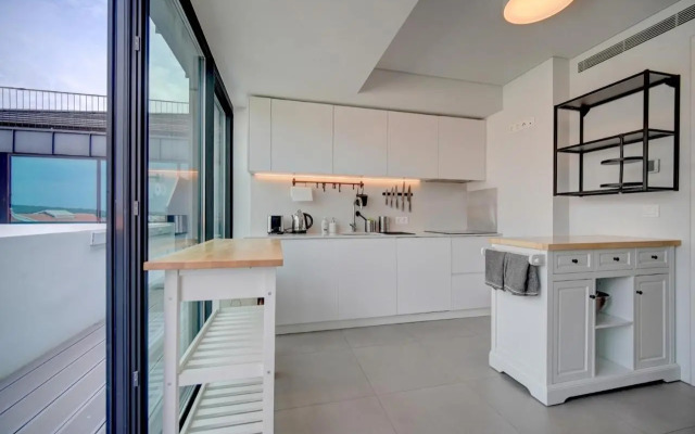 Mirabilis Apartments - LX Living