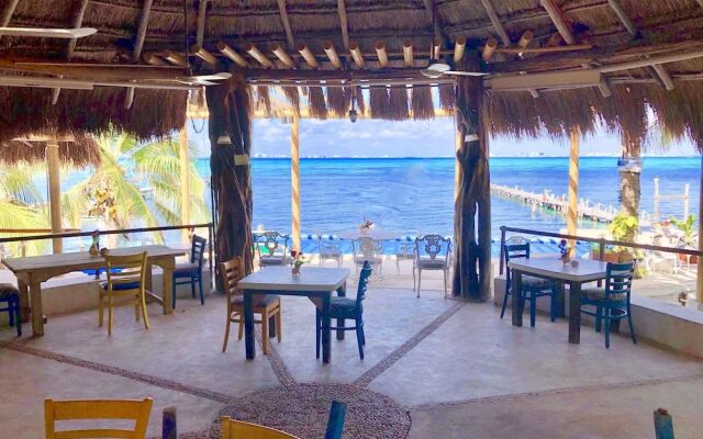 Maria's Kan Kin with Private Beach