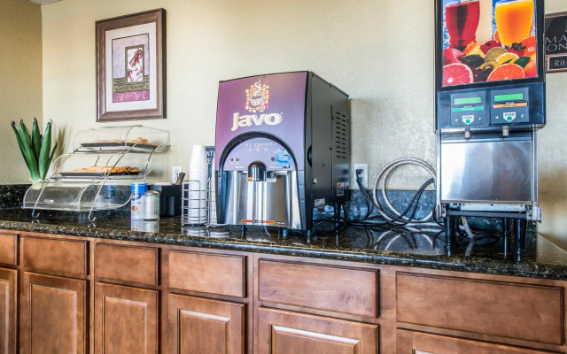 Rodeway Inn Pueblo